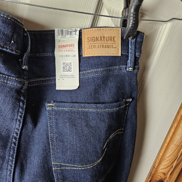 Levi's Signature Series High-Rise Skinny Super Stretchy Jeans -Size 12S 31x28 - Picture 3 of 3